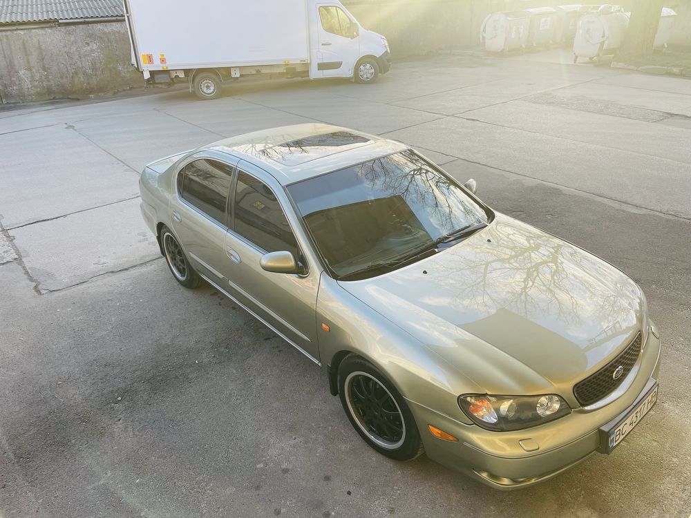 Автомобіль Nissan Maxima 2001