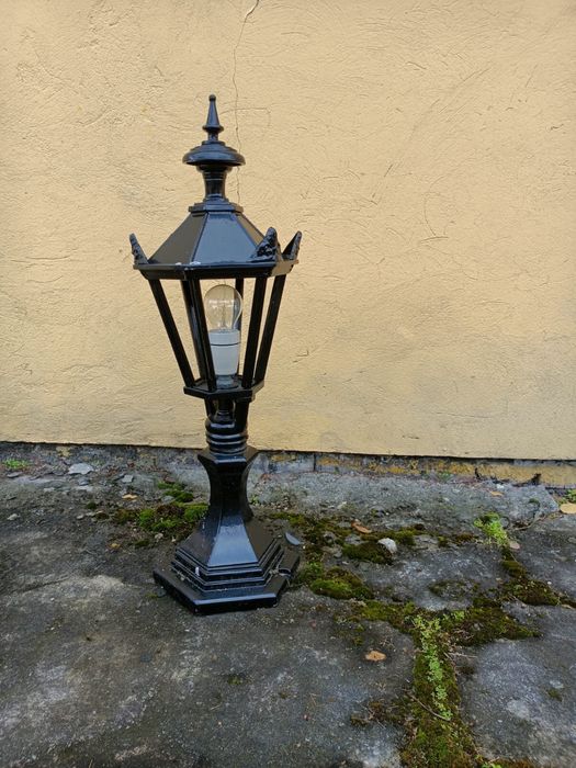 Lampa ogrodowa odlew aluminiowy z czapka z miedzi