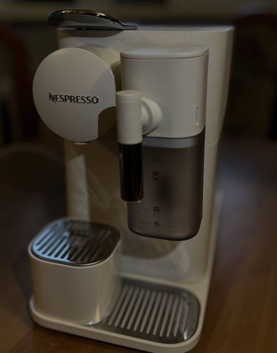 Ekspress Nespresso DéLonghi