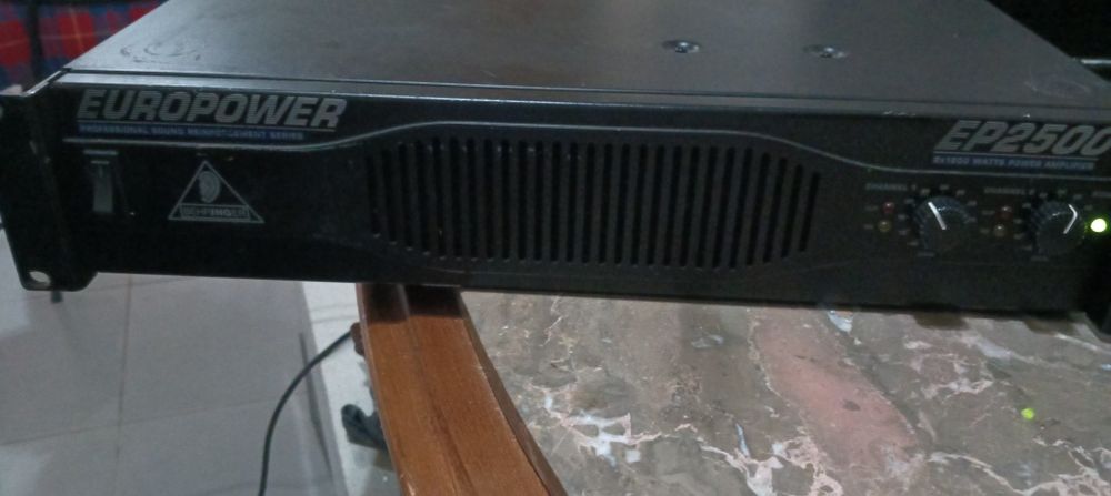 Amplificador 2500W como novo