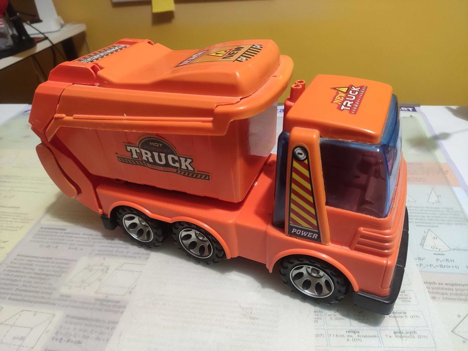 śmieciarka + wywrotka