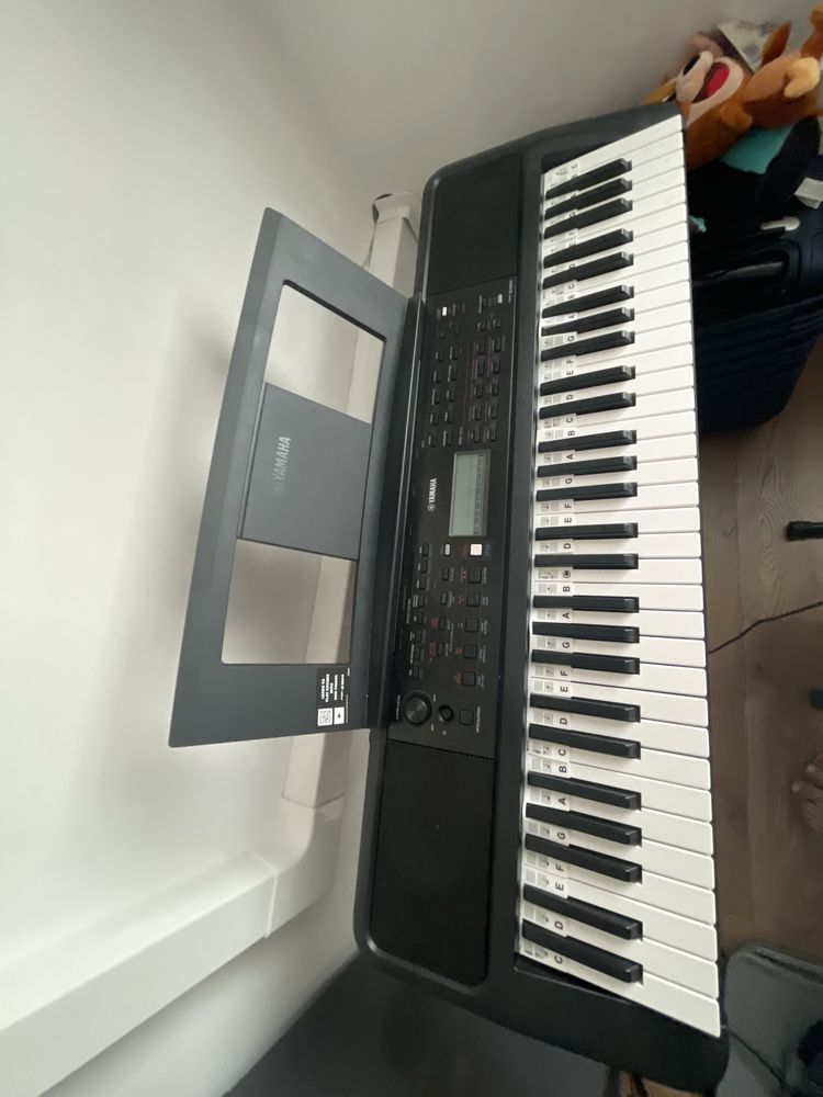 Keyboard Yamaha PSR E383