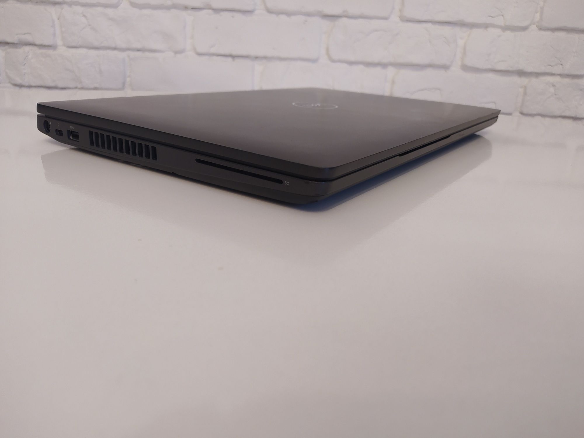 Dell Latitude 5501/15,6"FHD IPS/i7-9850H/16Gb/256Gb