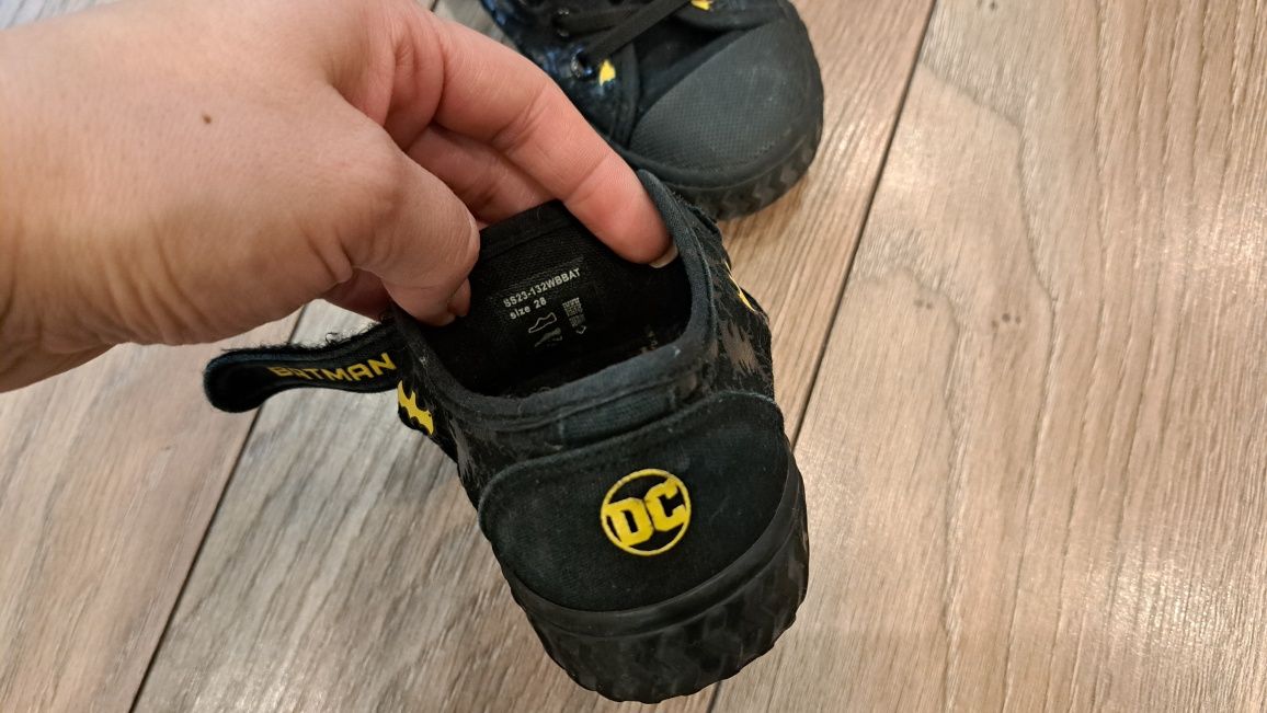 Buty dla chłopca Batman roz.28