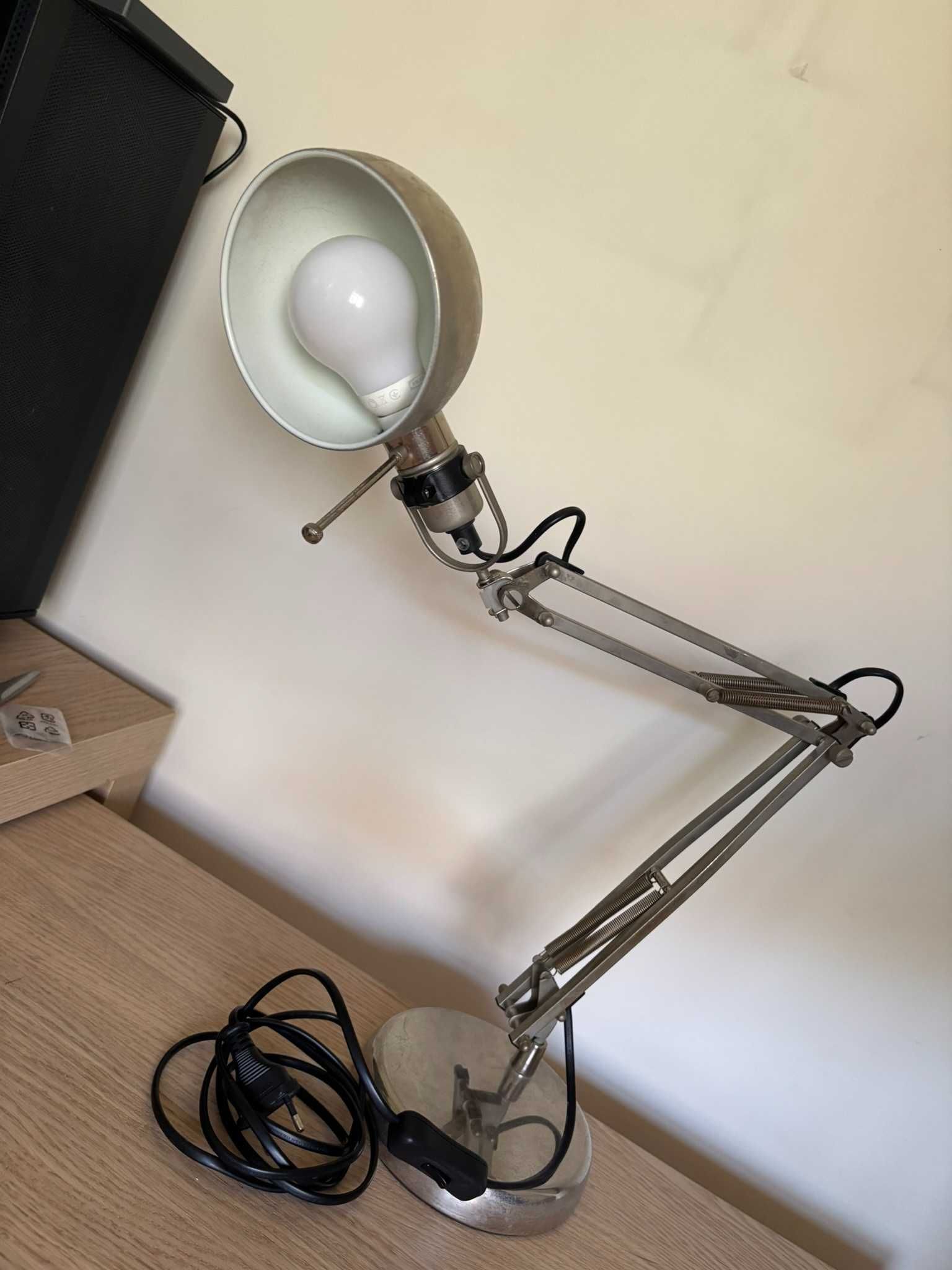 luminária de mesa flexível