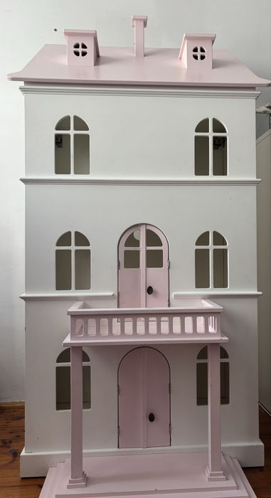 Duży domek dla lalek