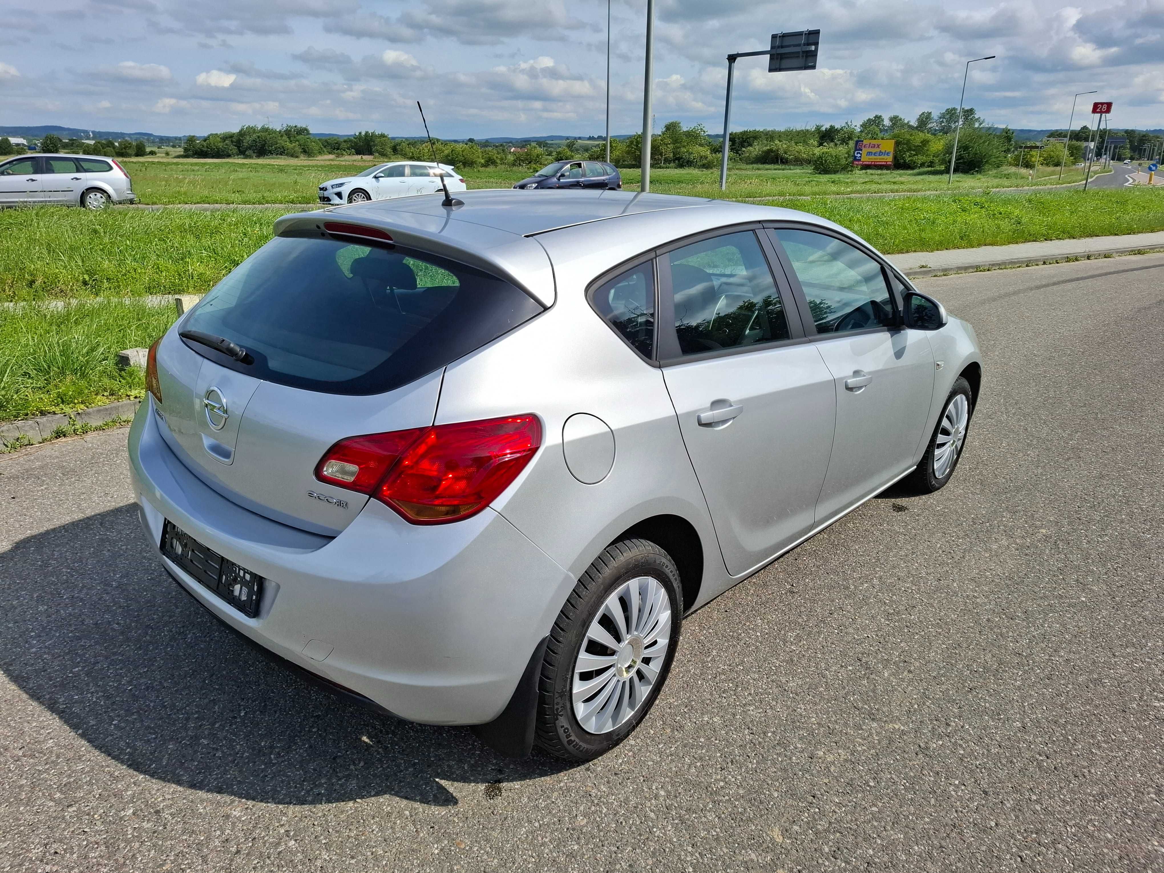 Opel Astra J 1.7 CDTI 110KM 2012r Klima 6 Bieg