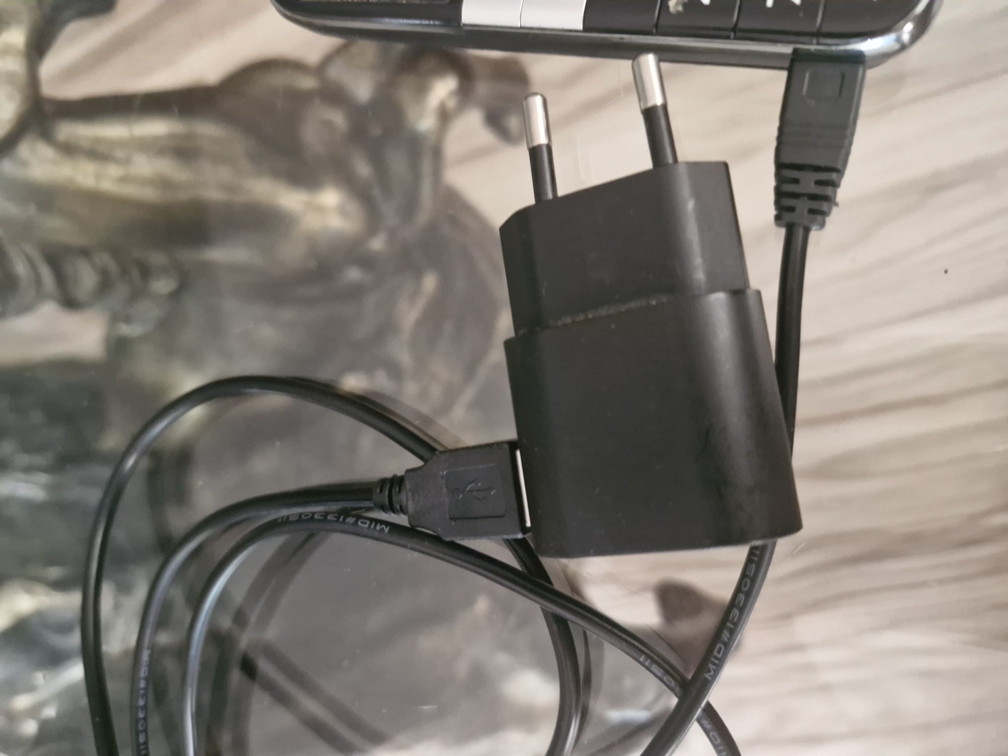Telefon Maxcom plus ładowarka