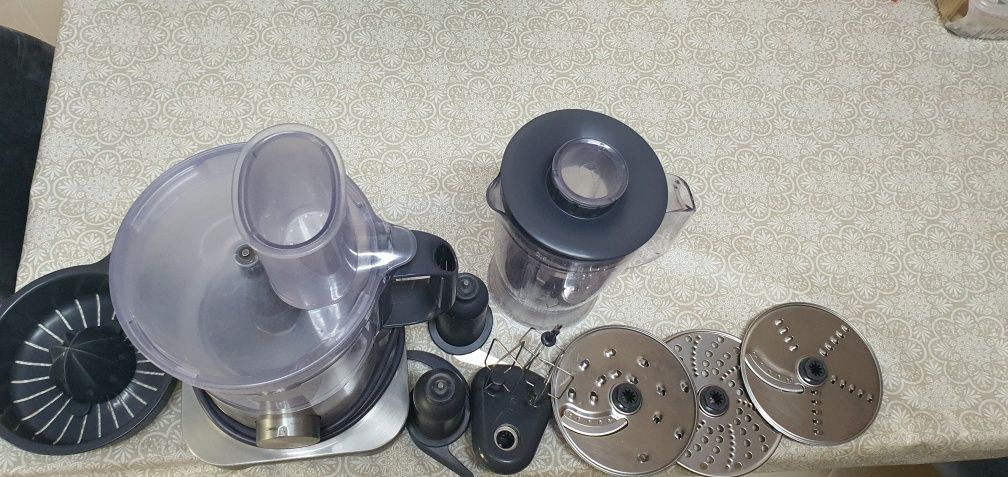 Processador, liquidificador e espremedor de laranjas