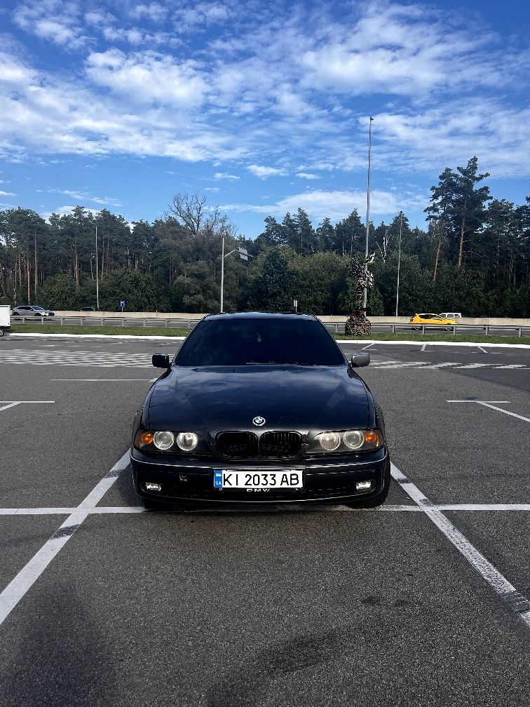 BMW E39 2.8 Шкіра • Люк • M-Руль • Автомат