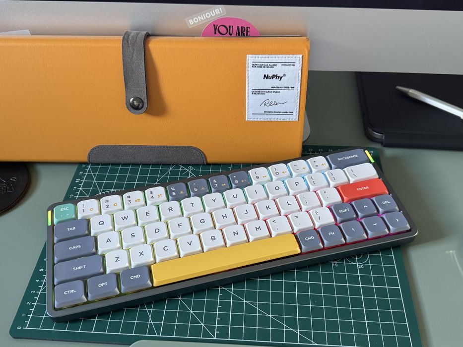 Nuphy Air60 klawiatura mechaniczna futerał