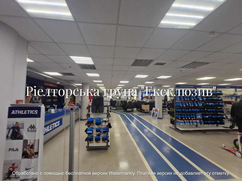 Пропонується в оренду приміщення у ТЦ на перехресті поруч з зупинкою