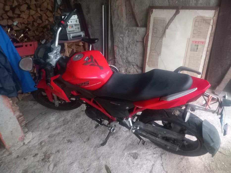 Vendo Moto NAKED - ZII - 125 cm3