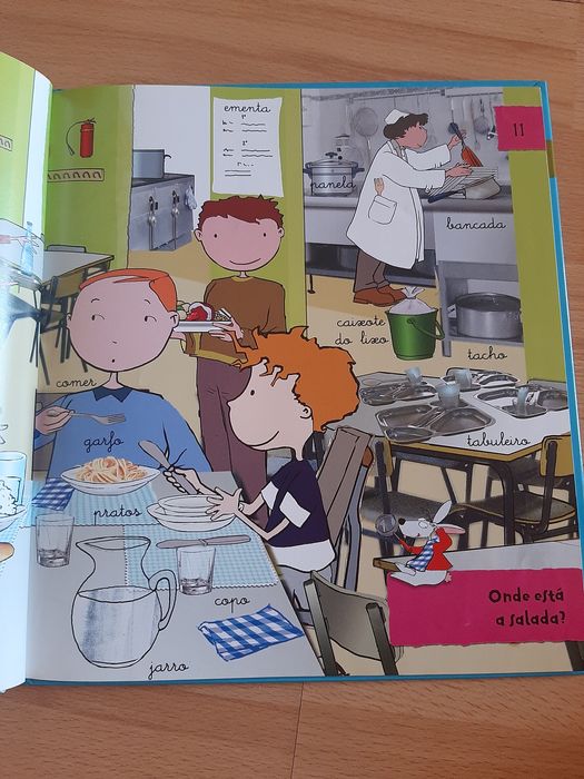 Livro 'O meu primeiro livro - A escola'