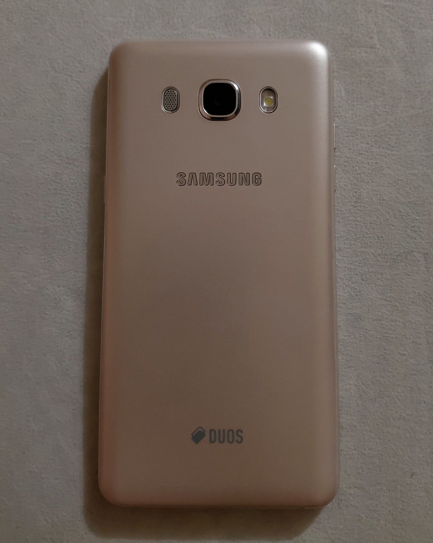 Телефон Samsung galaxy j5 2016