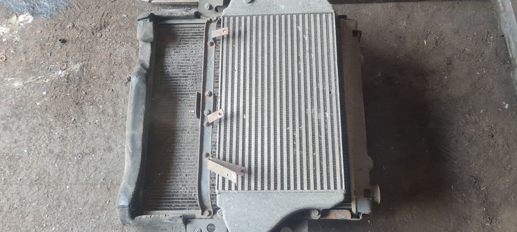 Chłodnica z intercoolerem Mitsubishi Fuso 2008r