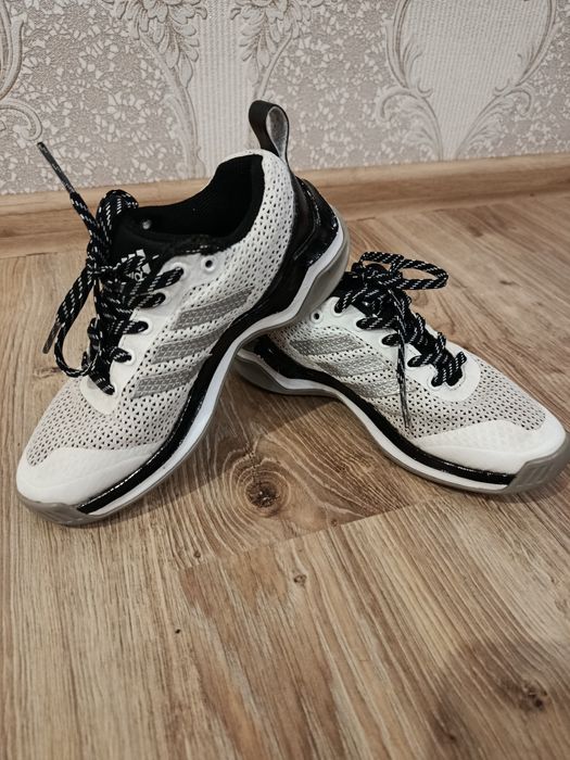 Дитячі оригінальні кросівки Adidas