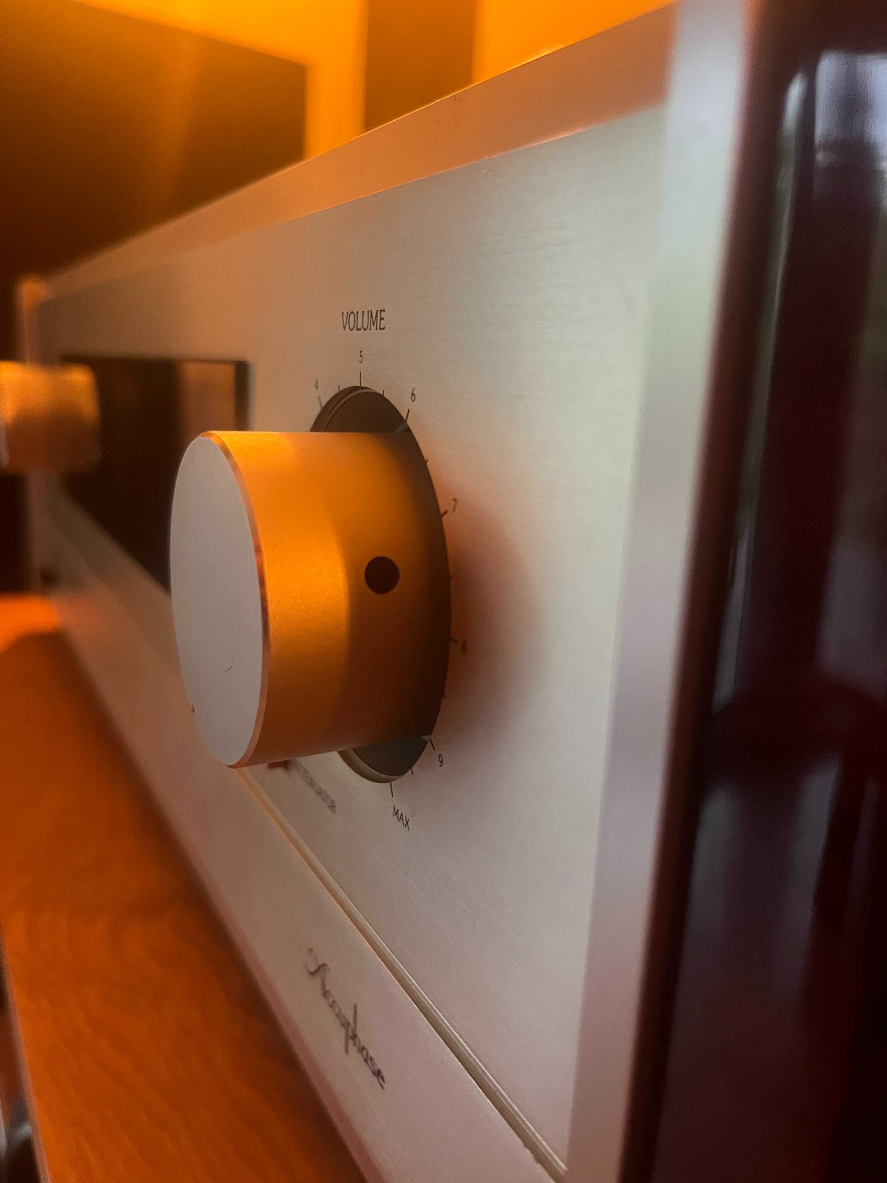 Accuphase E-305 wzmacniacz.