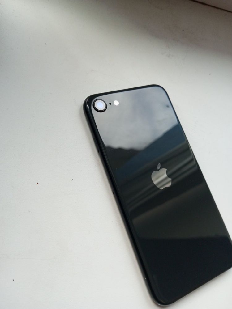 iPhone SE 2020 64 gb (black)