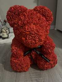 Miś z czerwonych róż Walentynki