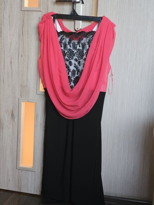 Sukienka wizytowa raz założona