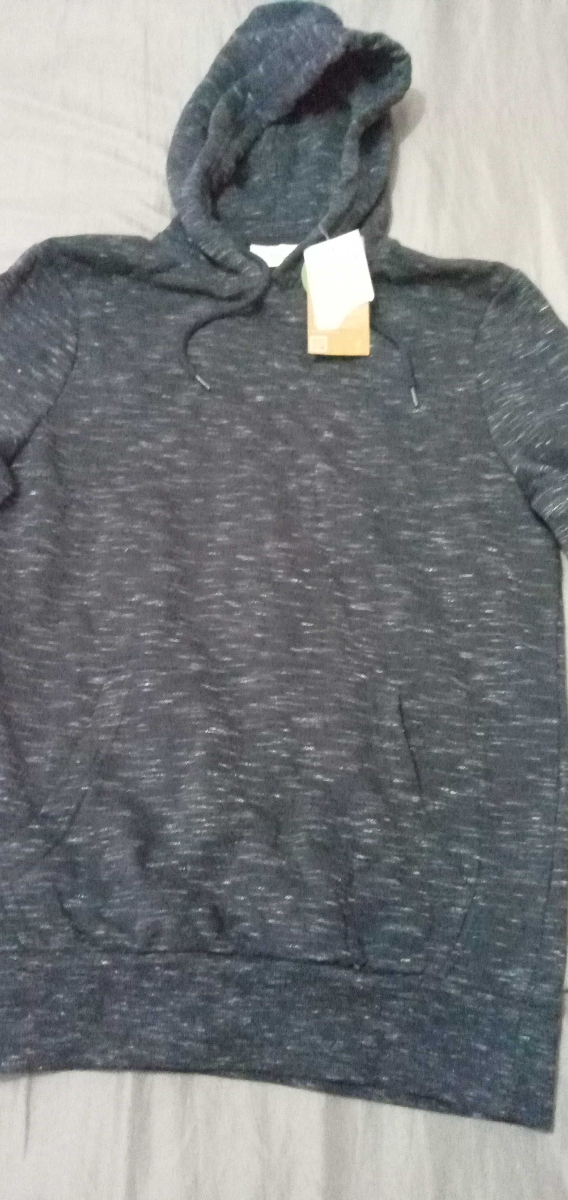 Camisola com carapuço
