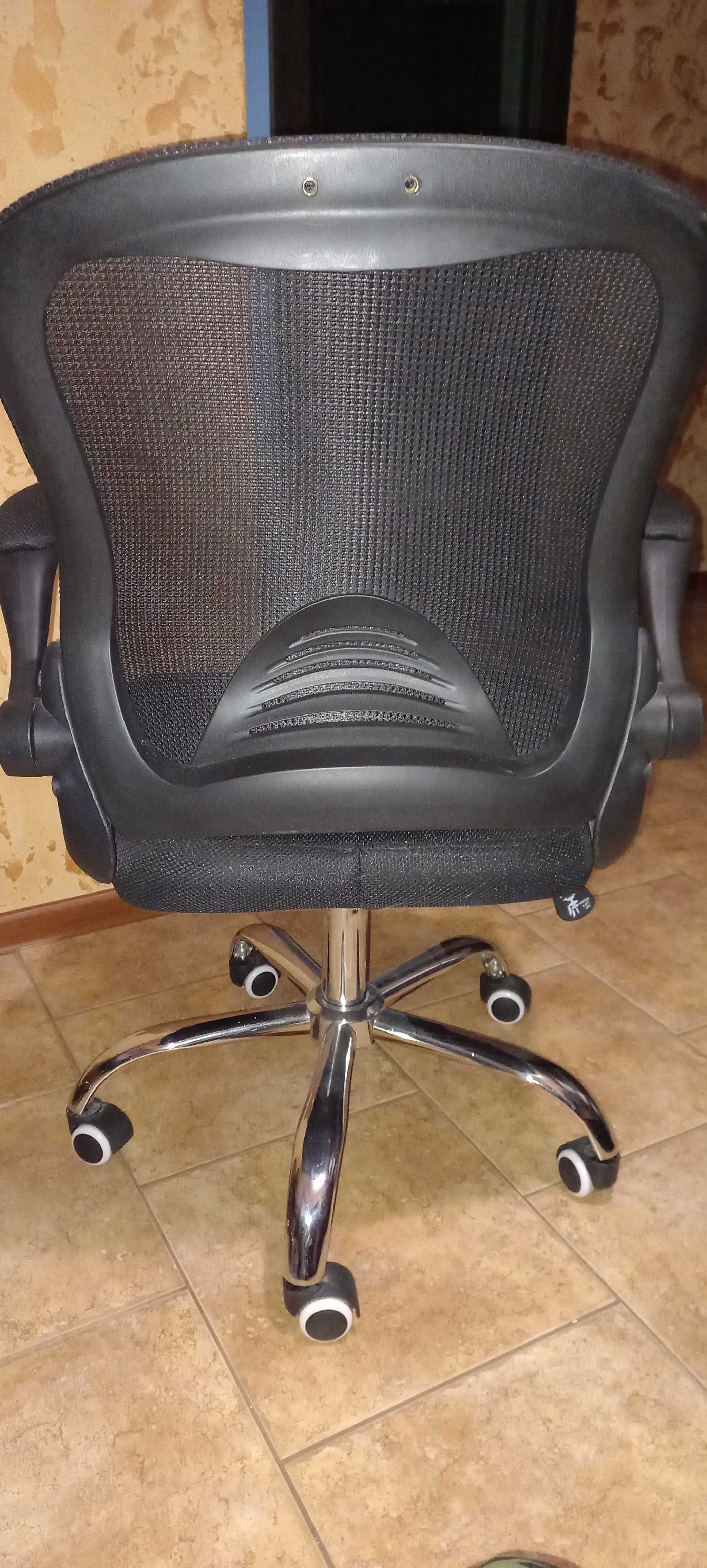 Компьютерное кресло для дома или офиса