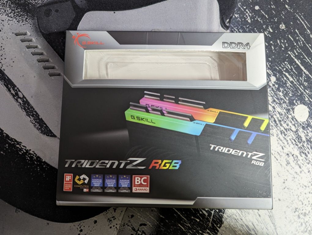 Продам нову озу пам'ять g.skill trident z rgb 32 gb