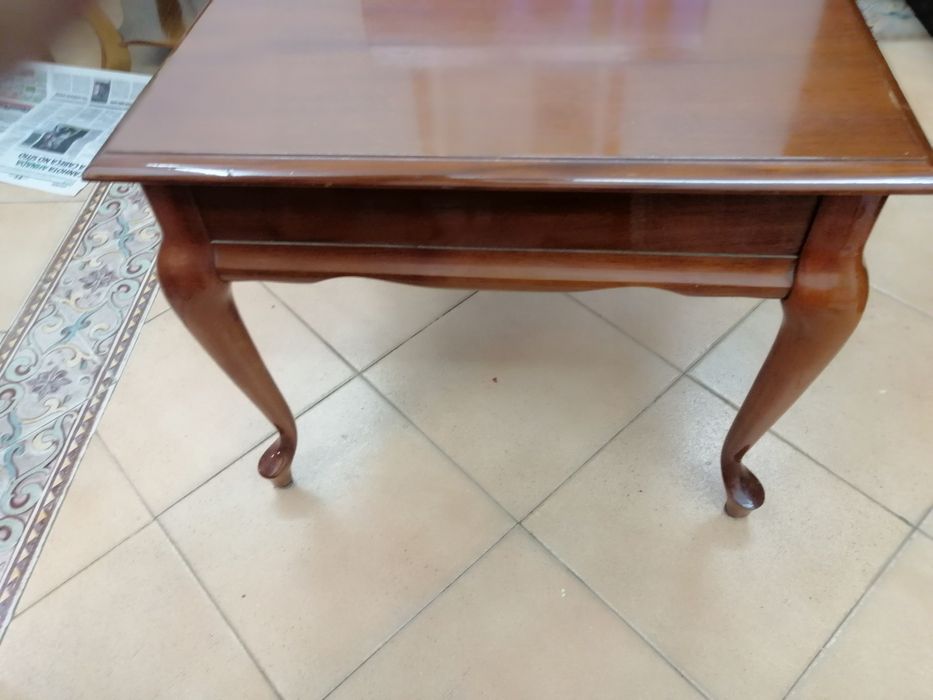 Mesa Centro de Sala_Quadrada_Mogno_Envernizada
MADEIRA MACIÇA ENVERNIZ