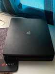 PS4 COM COMANDO COMO NOVA