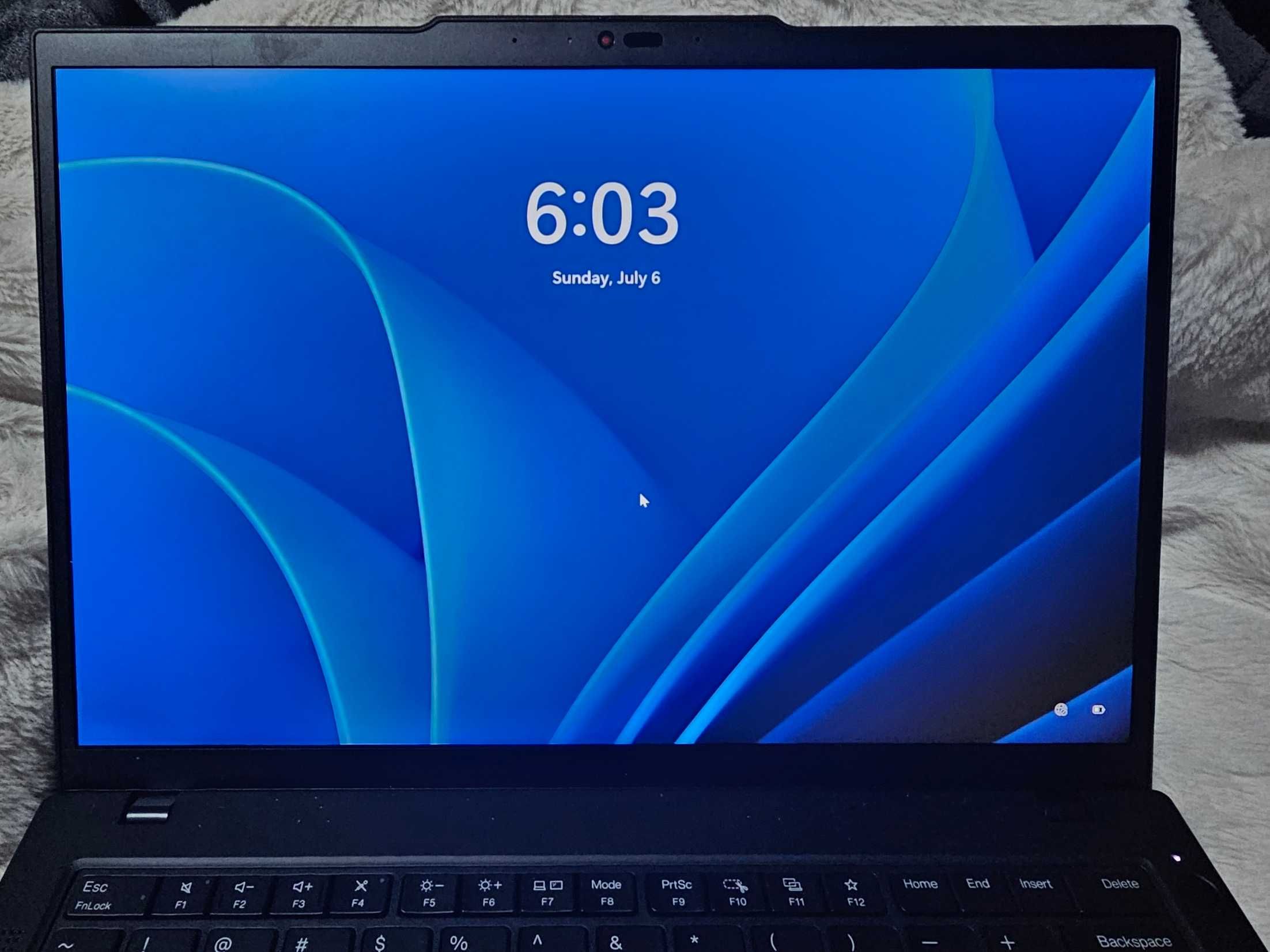 Lenovo ThinkPad T14 Gen 5 14" R7 8840U Radeon 780M 16GB RAM 256GB
