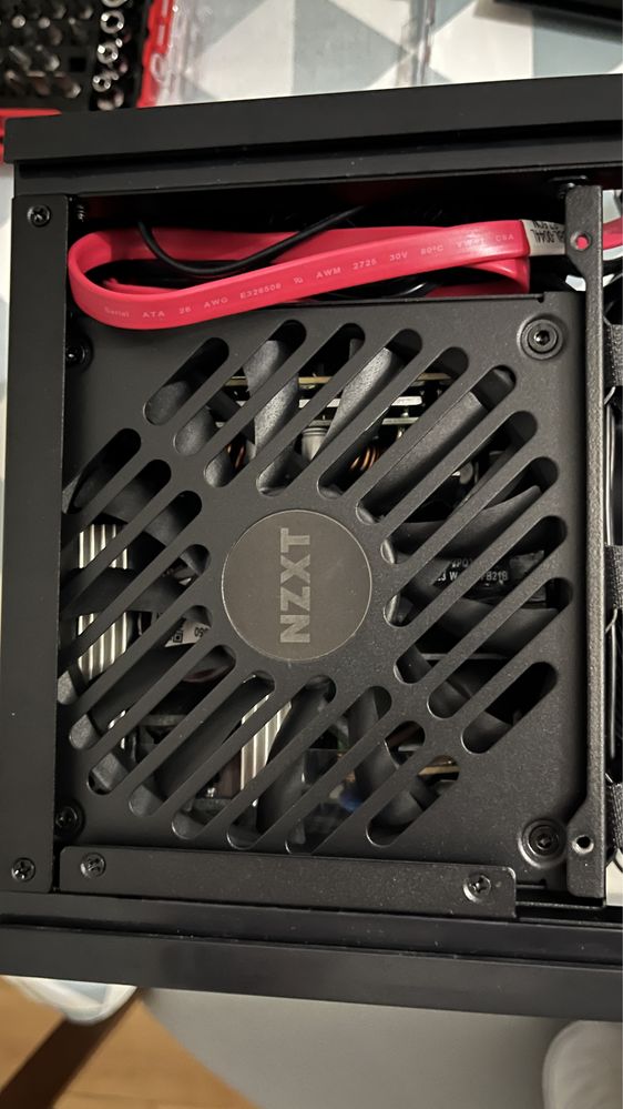 NZXT H1 mini ITX como nova ( com fonte e watercooler)