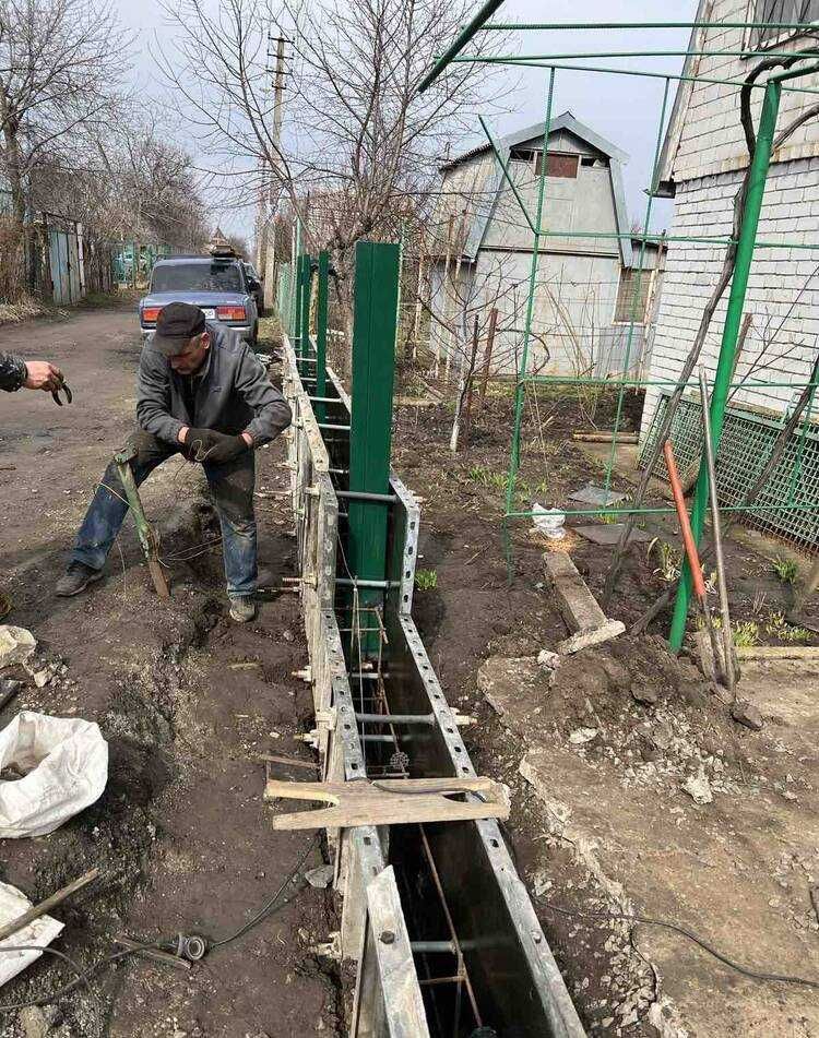 Усиление фундамента старого дома. Ремонт фундамента и подвала.