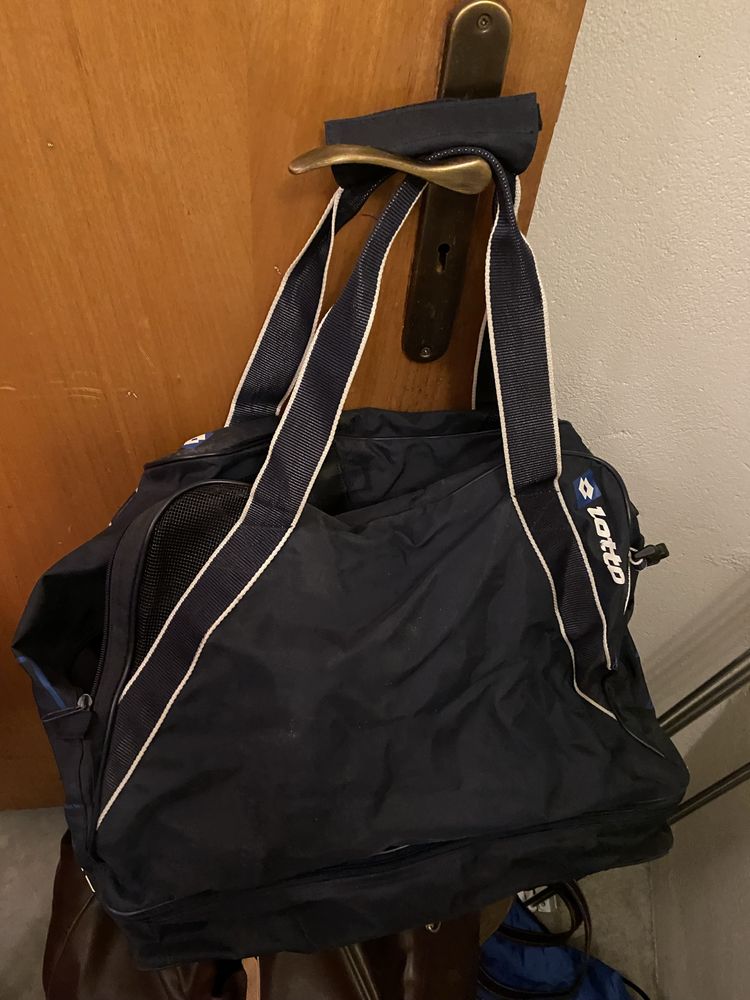Mala azul ideal para ir ao ginasio ou ir de viagem