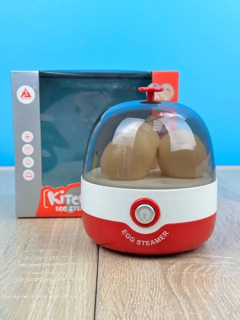 Дитяча іграшкова яйцеварка на батарейках із яйцями