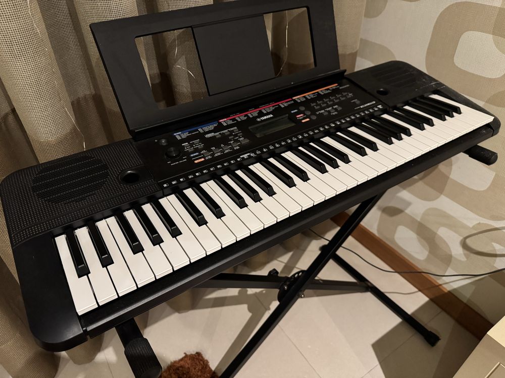 Teclado Yamaha PSR-E263