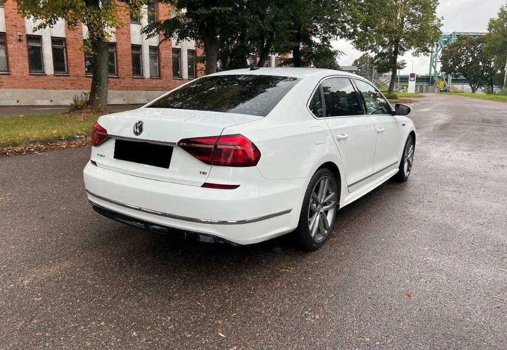 Volkswagen Passat 2017 року