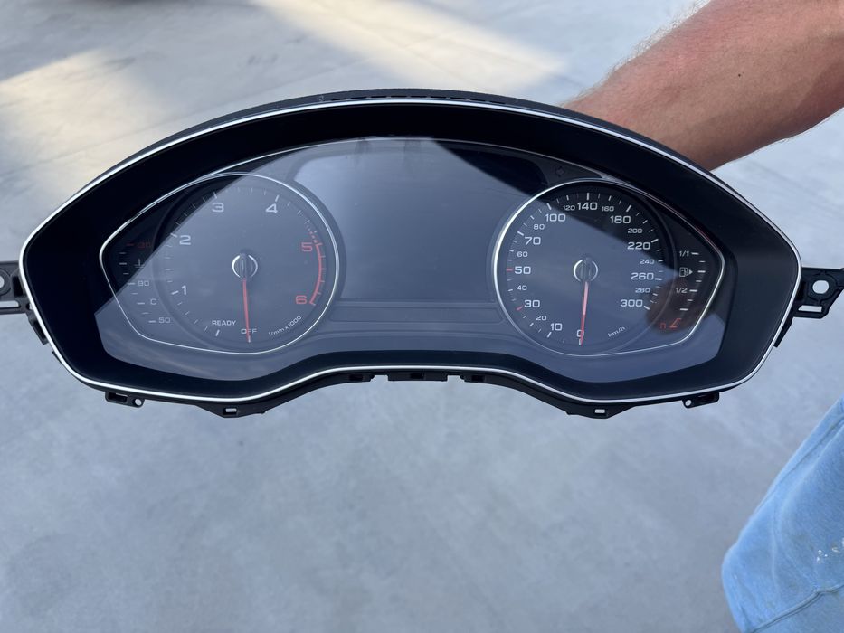 orginalny licznik audi a4 b9