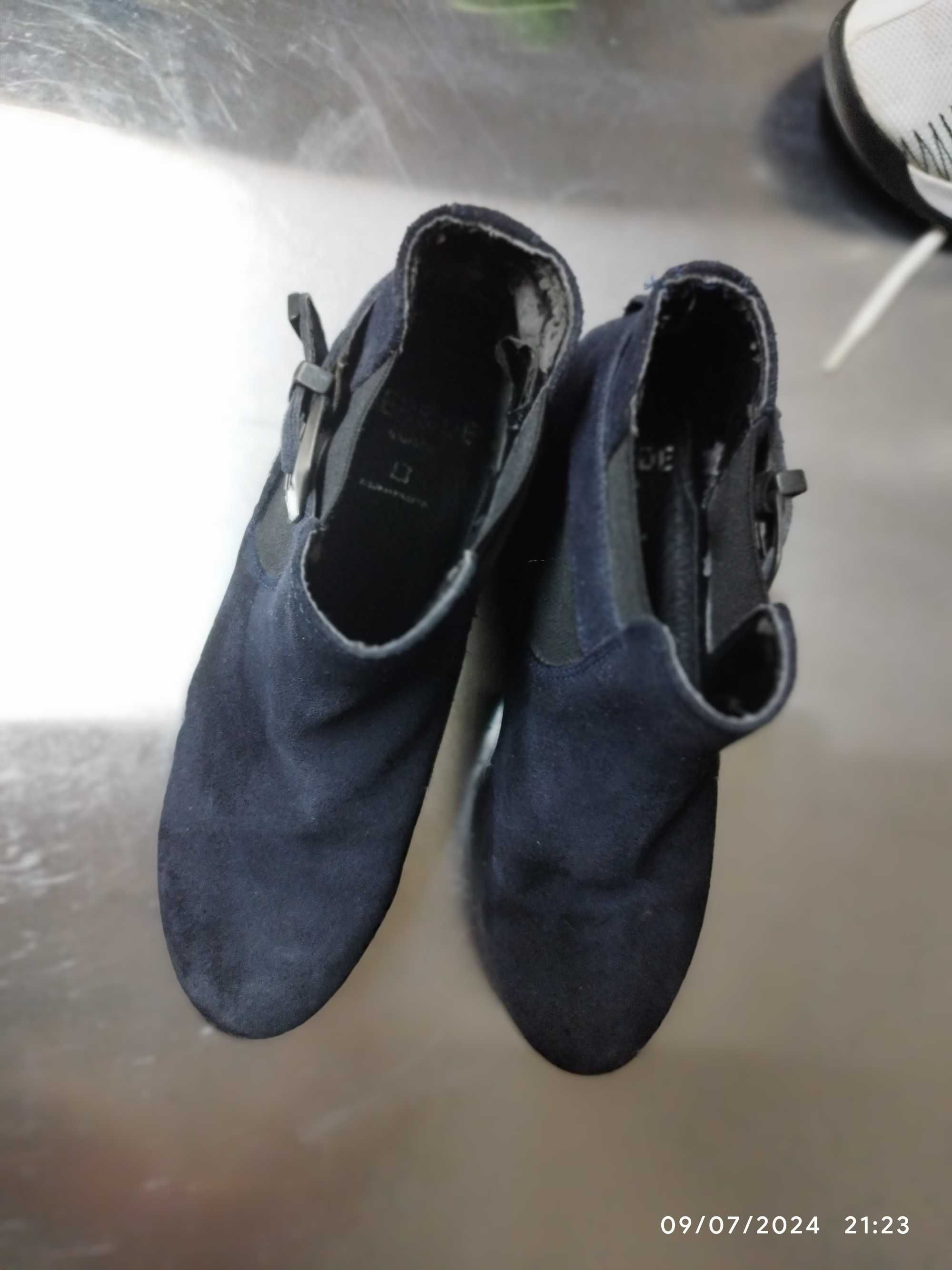 Botins camurça azuis escuros