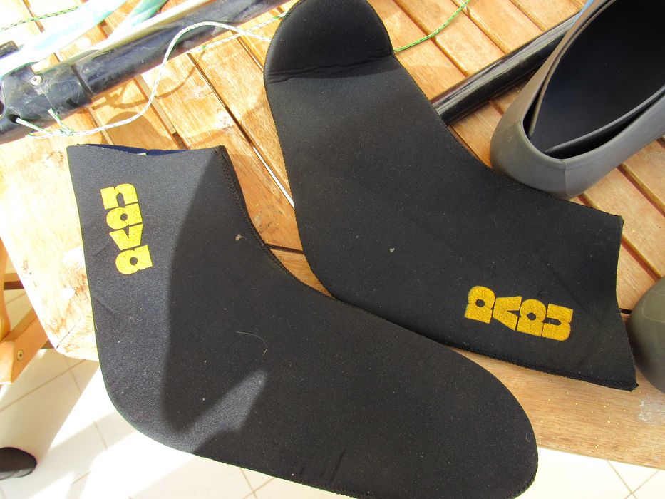 Fato de caça submarina com todo o equipamento em bom estado