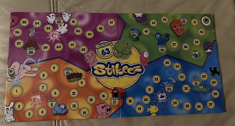 Stikeez gra planszowa z dodatkowymi figurkami