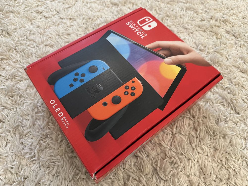 Игровая Приставка Nintendo Switch OLED (аккаунт + стекло + сумка)