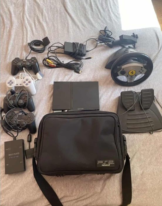 PlayStation 2 *chipada* + jogos e volante/pedais Ferrari