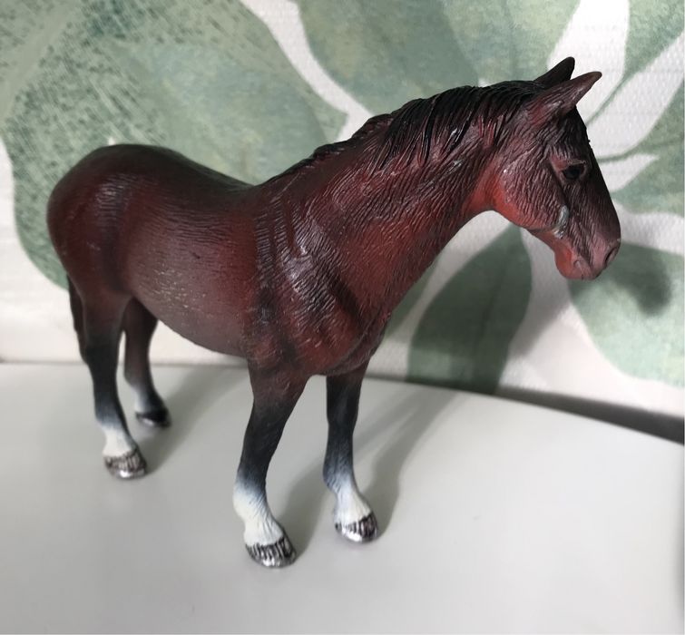 Фигурка коня пластик