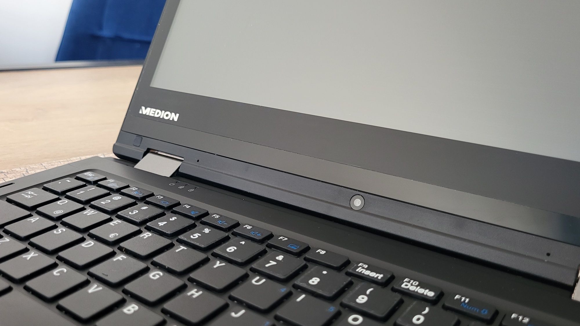 Laptop Medion Akyoya e2218t (md 60200) / uszkodzone ładowanie