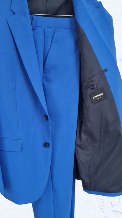Чоловічий костюм Express