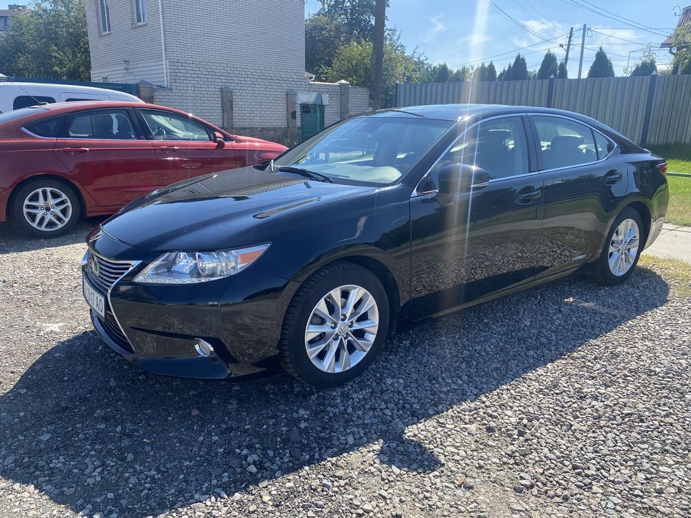 Lexus ES. 300 H  Гібрид 2013 р