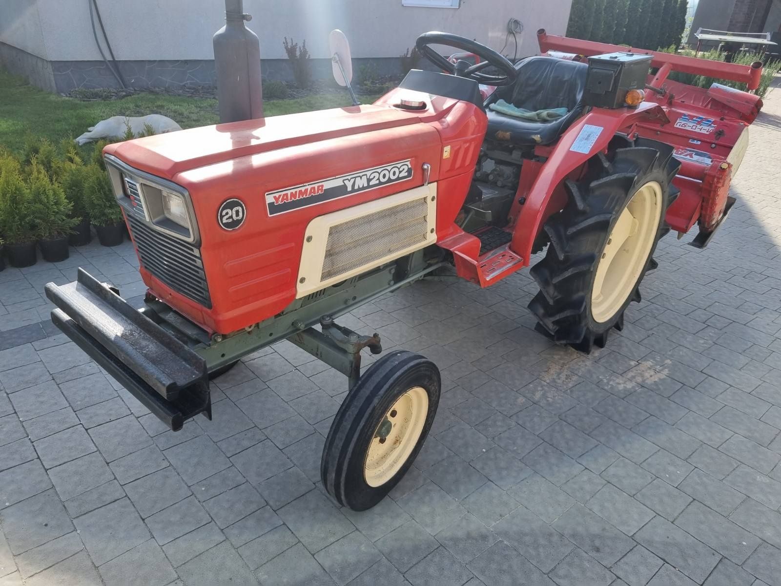 Міні трактор Yanmar YM2002