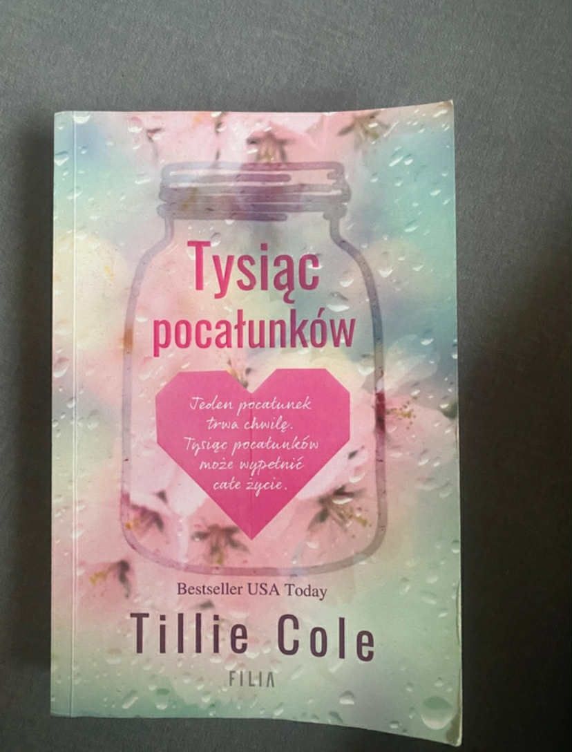 Książka "Tysiąc pocałunków"