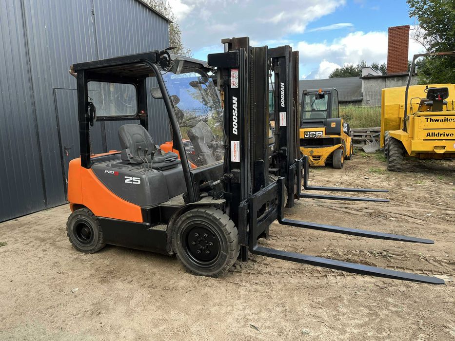 Doosan D25-S5 wózek widłowy 2012r Triplex + boczny przesuw Sprowadzony